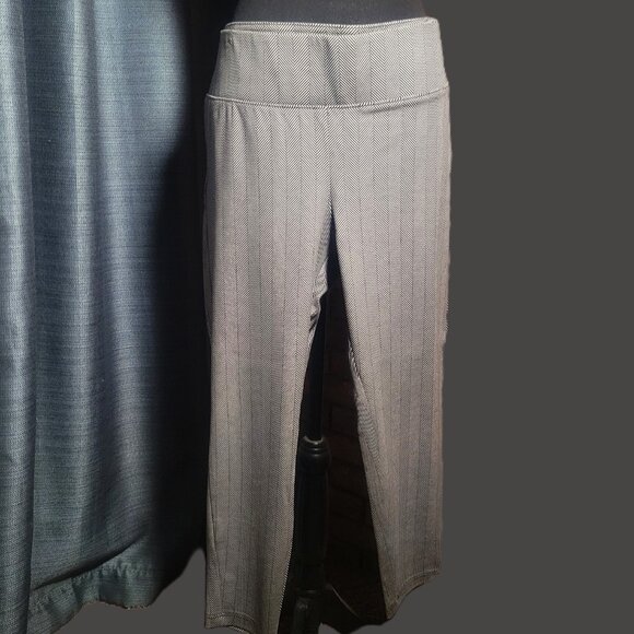 NWT Torrid First at Fit Herringbone Black/White Stretch Ankle Pants - Size 2X - Picture 1 of 12